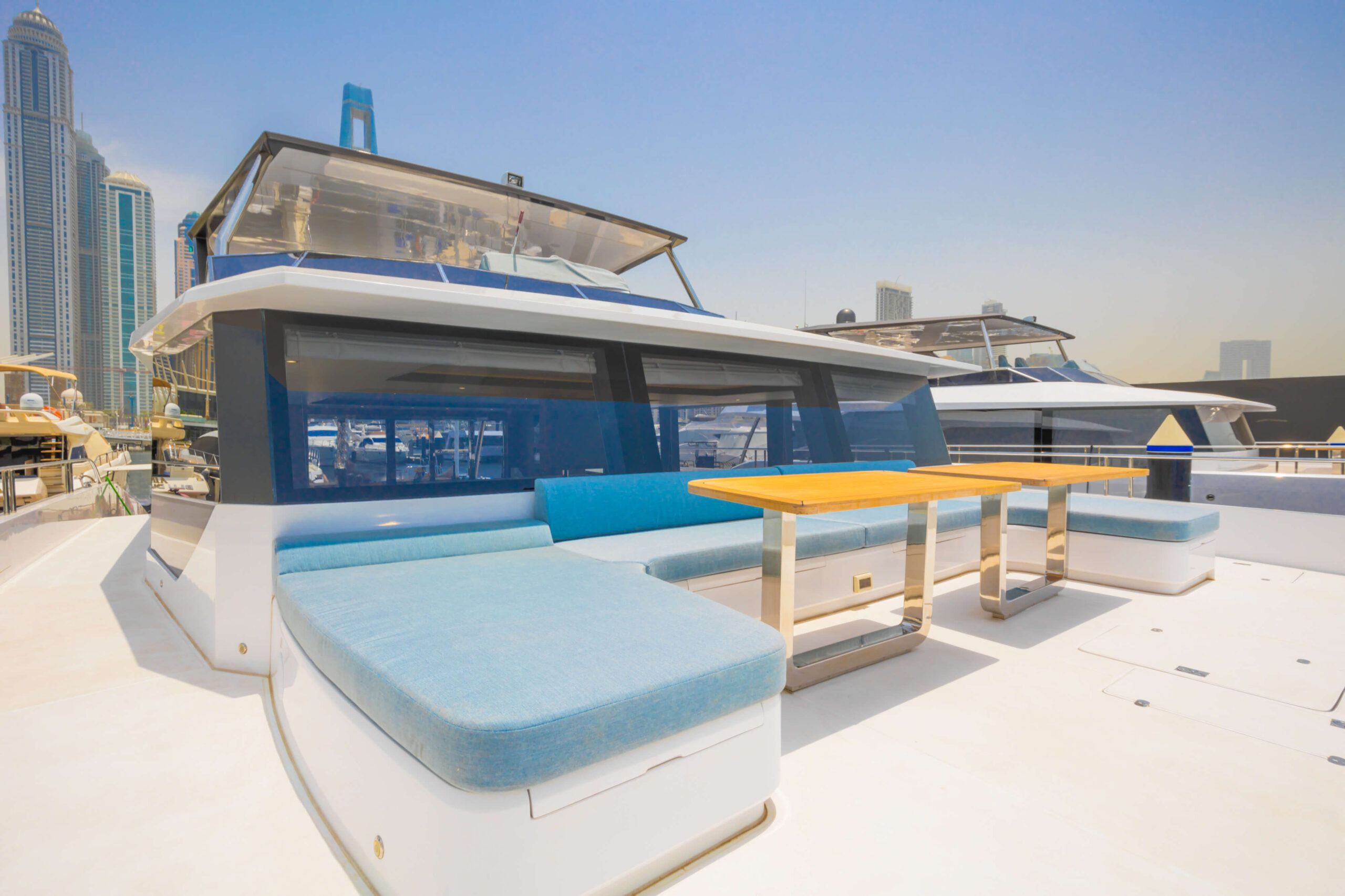 Bow 1 60'Volare