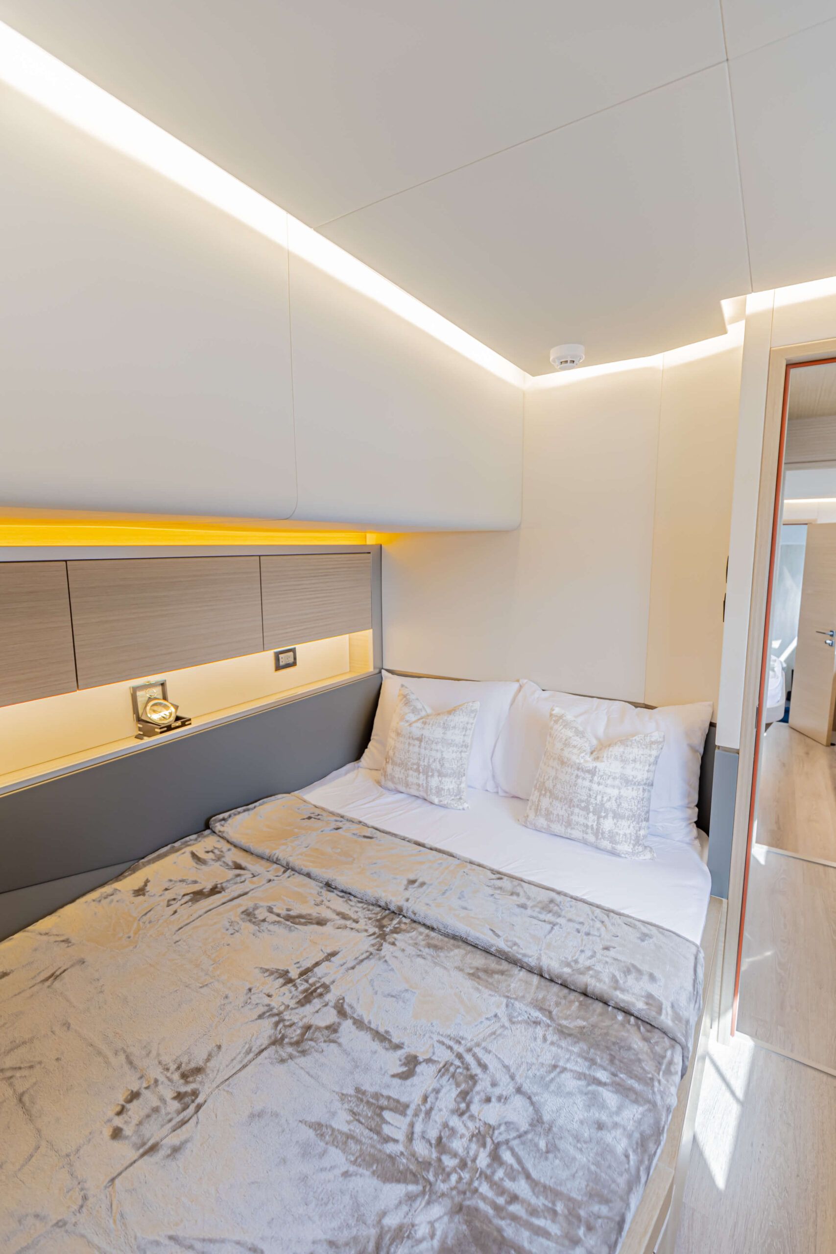 Guest 3 60'Volare